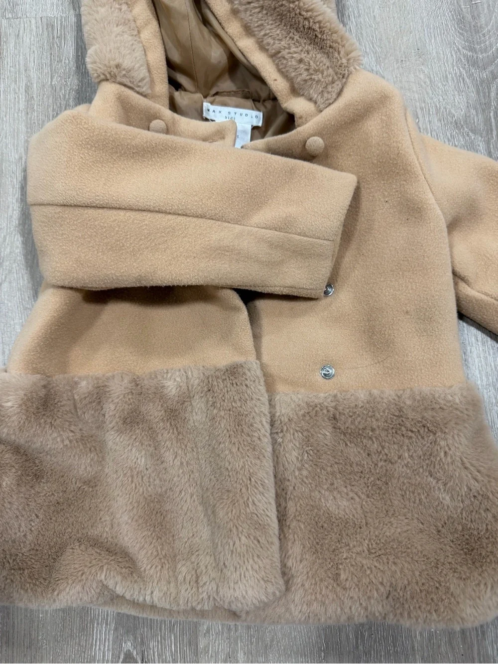 Max Studio chic pea